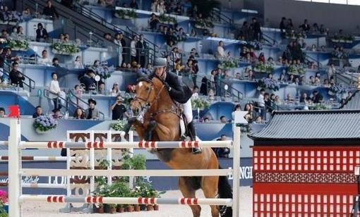 上海环球马术冠军赛落幕 观众与骑手感受“人马一心”