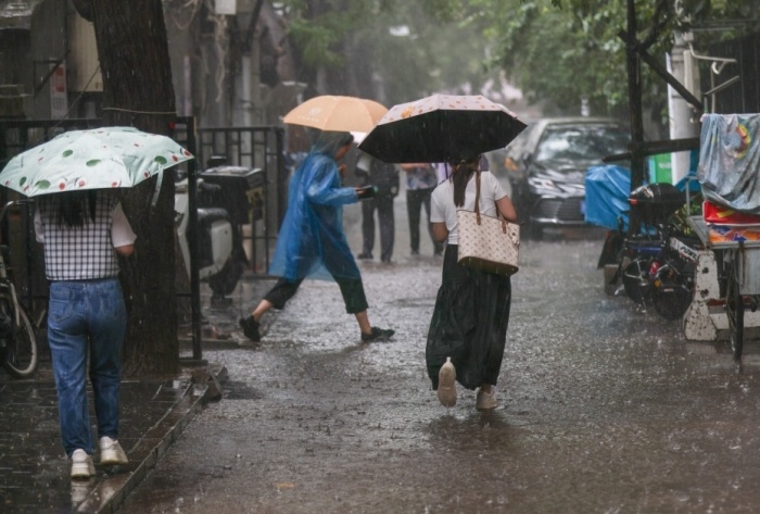 暴雨藍色預警繼續發布：這13地部分地區有大雨或暴雨