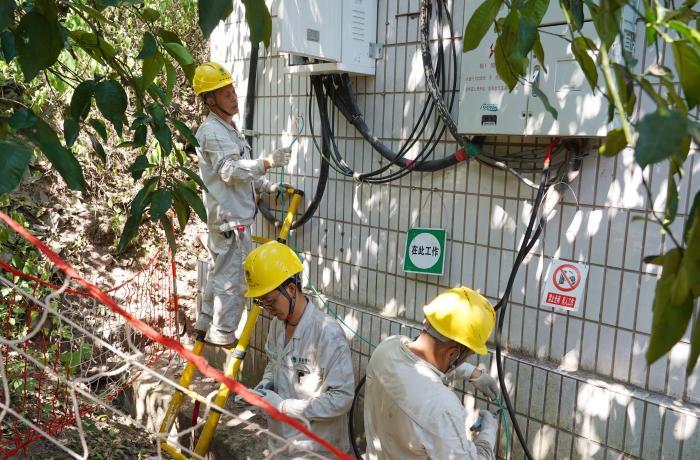 國網重慶電力開通辦電綠色通道 保障全市抗旱用電