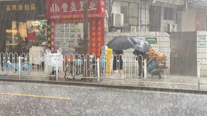 珠江流域多地暴雨 部分河流或?qū)⑷€超警