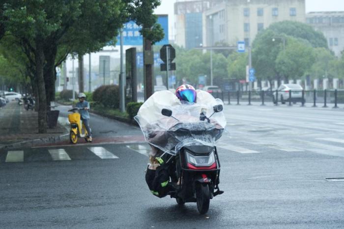 廣東多舉措防御南海熱帶低壓等影響