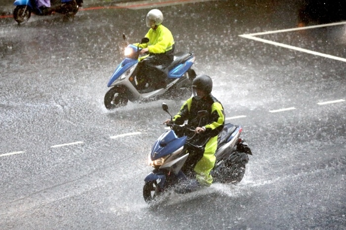 海南省發布海上雷雨大風黃色預警信號