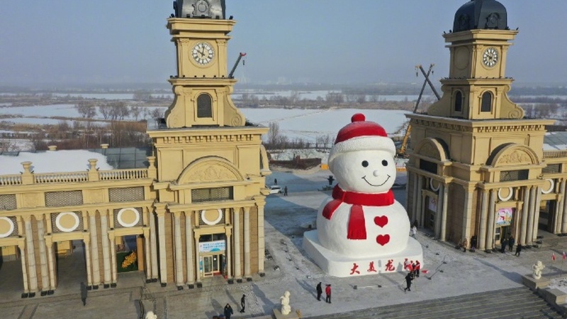 期待！哈爾濱網紅大雪人已亮相