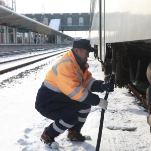 新春走基層｜特寫(xiě)：列車(chē)“上水工”老宋的最后一個(gè)春運(yùn)除夕