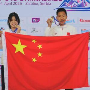 中國擊劍小將閔文珺摘得世界中學生運動會首金
