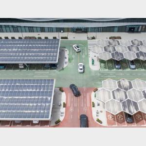 液冷超充、反向送電、機器人充電……這座充換電站未來感拉滿