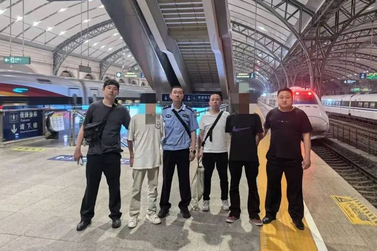 武漢警方：內訌了，已成功摧毀！