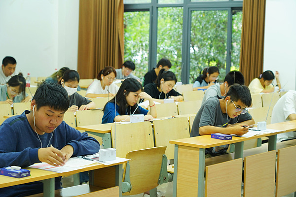 全國首個“寵物”本科專業(yè)今年開始招生 校方：專業(yè)聚焦貓狗馬，共招50人