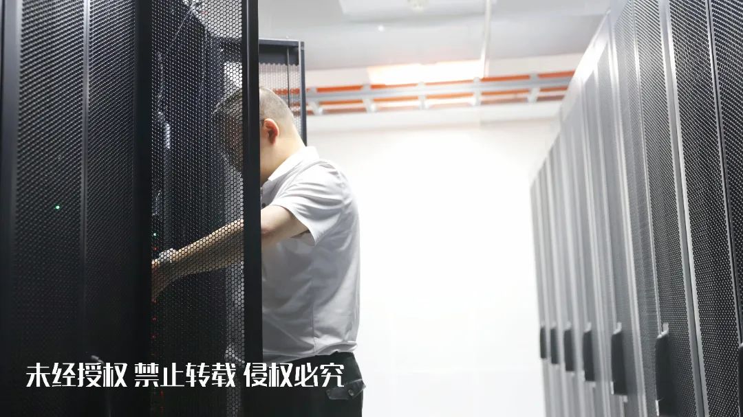 机房222.jpg