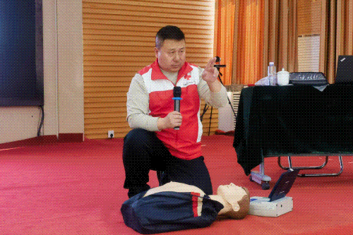 家庭急救.gif