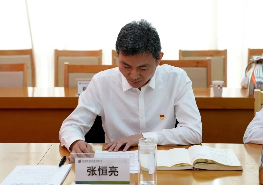 张书记.jpg 张书记.jpg