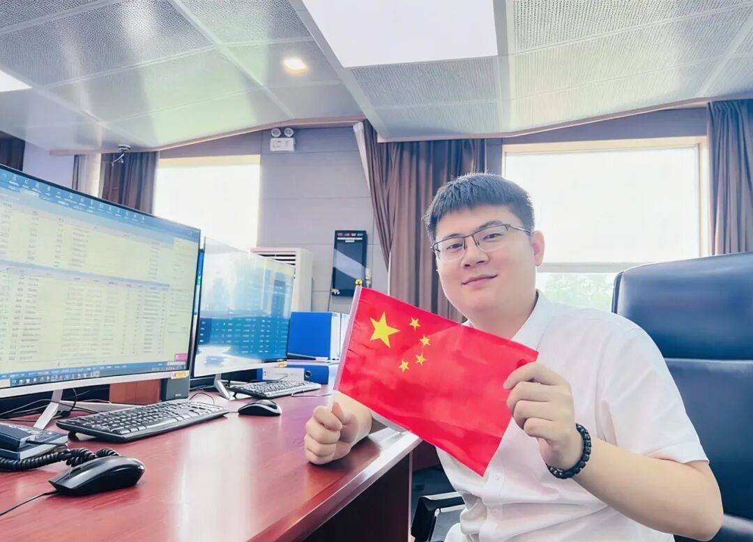 1.国庆我在岗-安全监测监控张帅,拍摄王帅.jpg