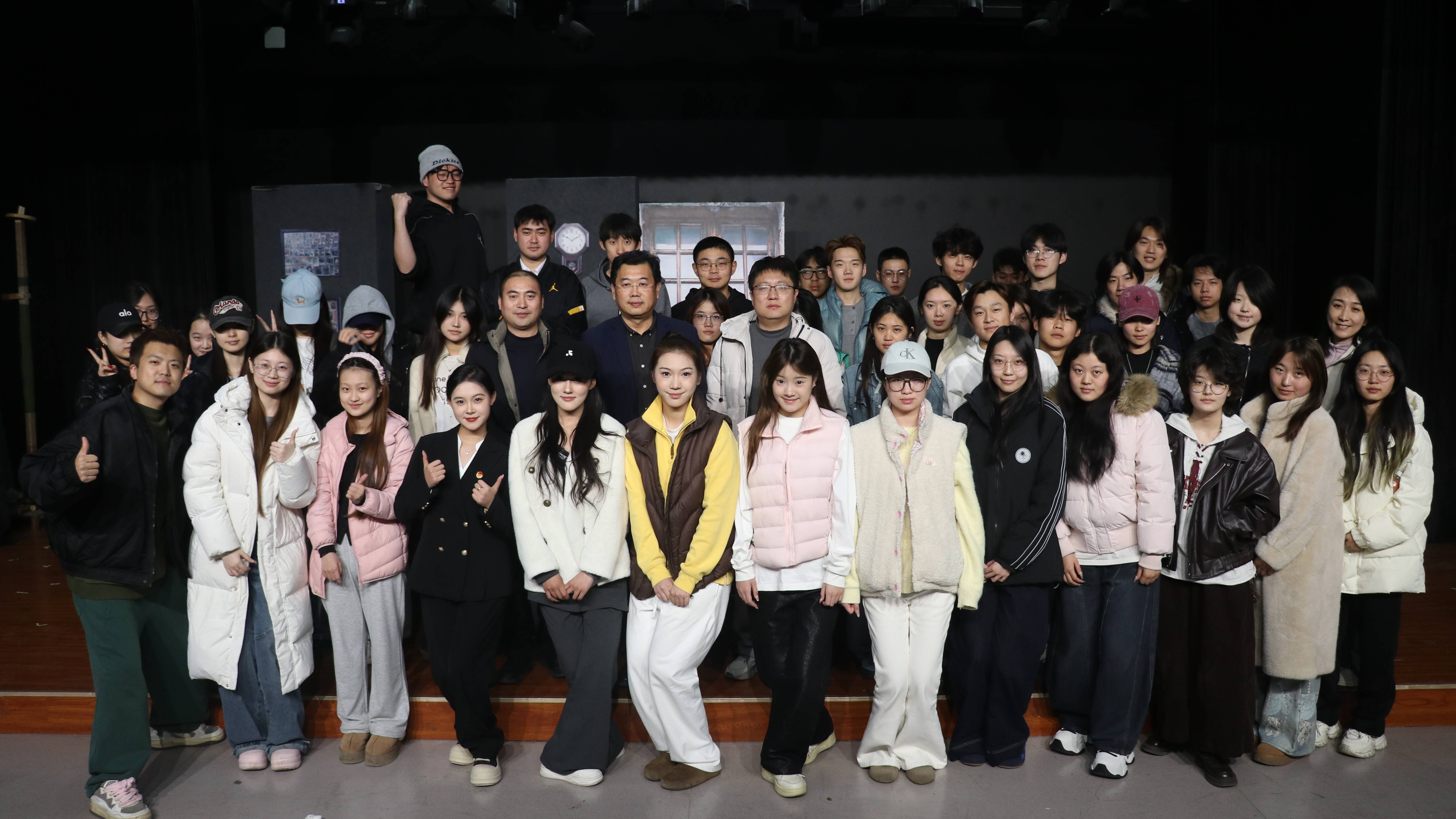 深耕专业沃土，绽放舞台芳华——学前教育与戏剧系2026年毕业大戏座谈会顺利召开