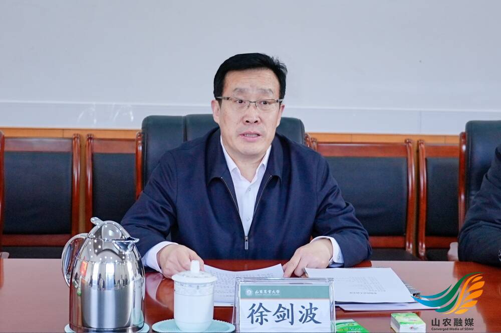 徐剑波对刘建成一行的到访表示热烈欢迎,简要介绍了学校办学历程和