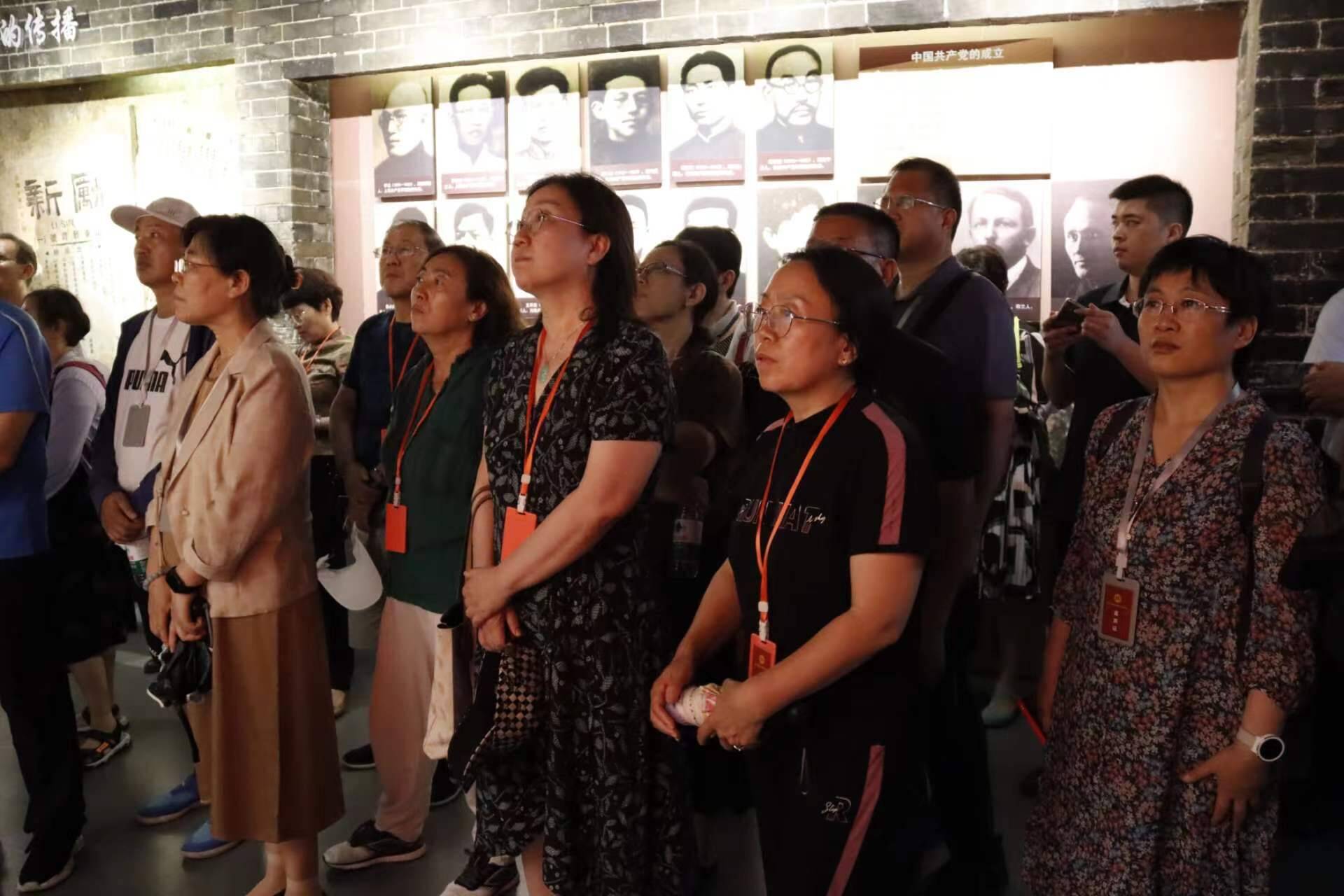 校(院)开展首次优秀教职工疗休养活动