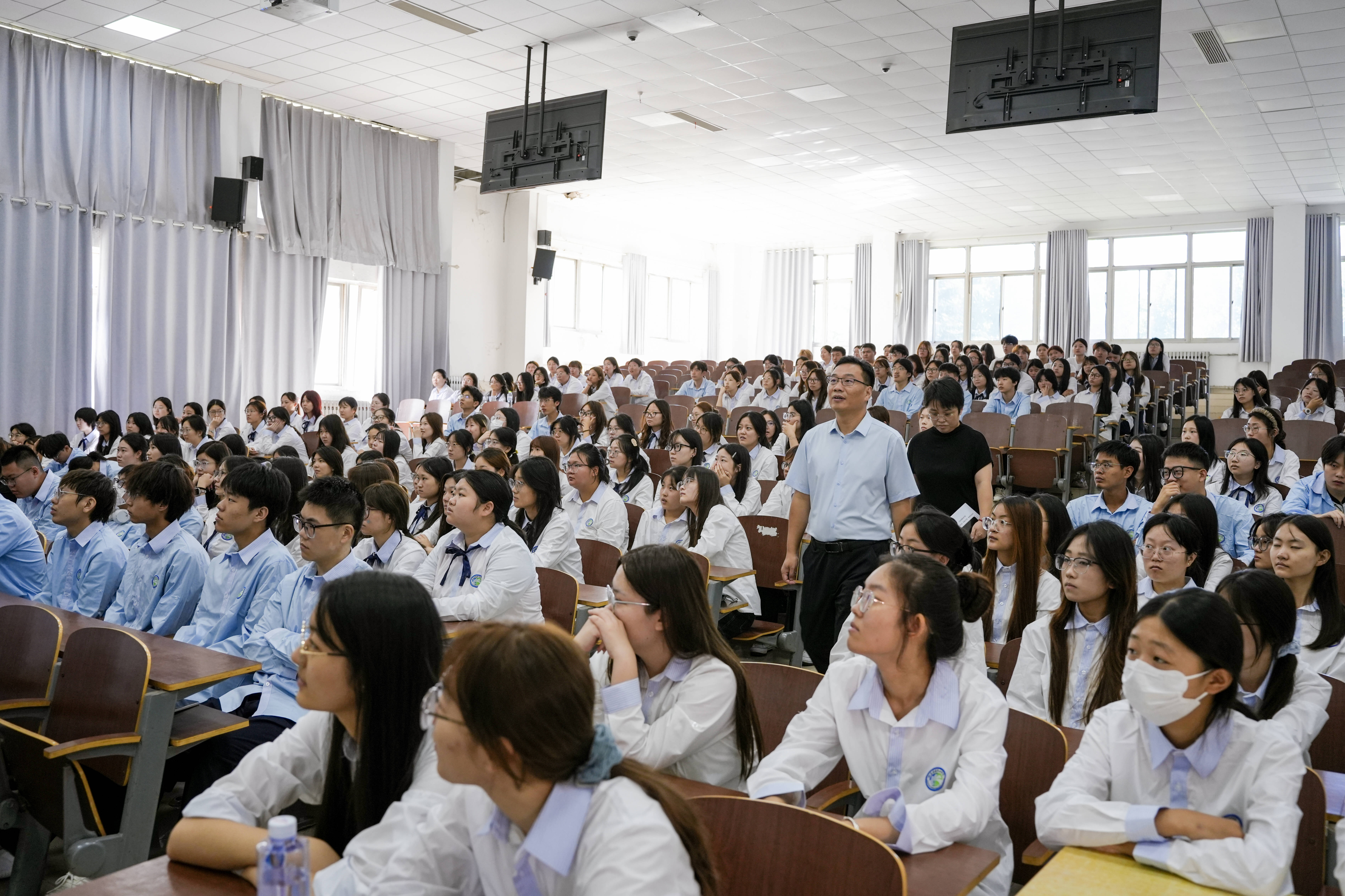 影视制作系25级学生共上“开学第一课”