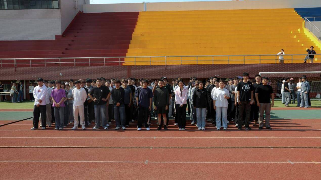【新闻速递】以绳为纽带，聚力绽芳华——新闻传播系拔河比赛圆满收官