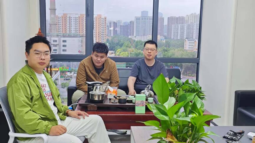 【信工资讯】校友创业显成效 AI赋能拓新局——信息工程系教师赴济南乐源创想公司开展访企拓岗调研交流