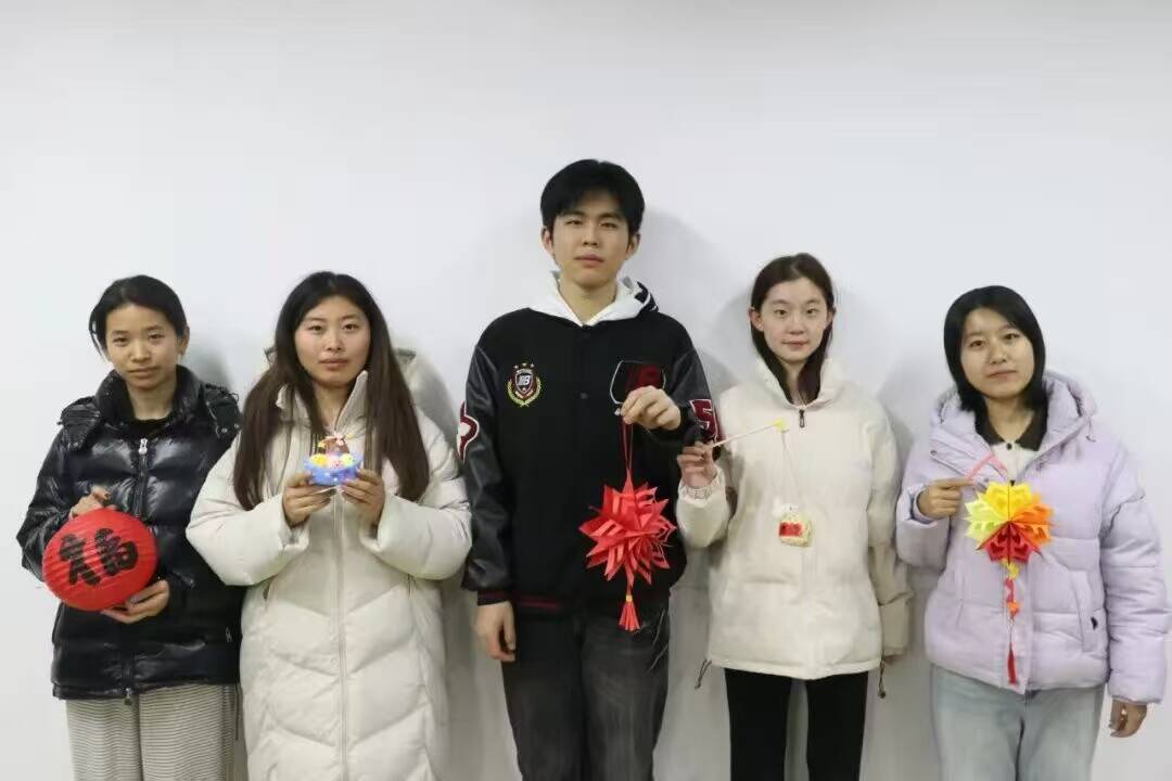 【青春跃动】 灯影映元宵，巧手筑团圆——手作传情，共庆元宵