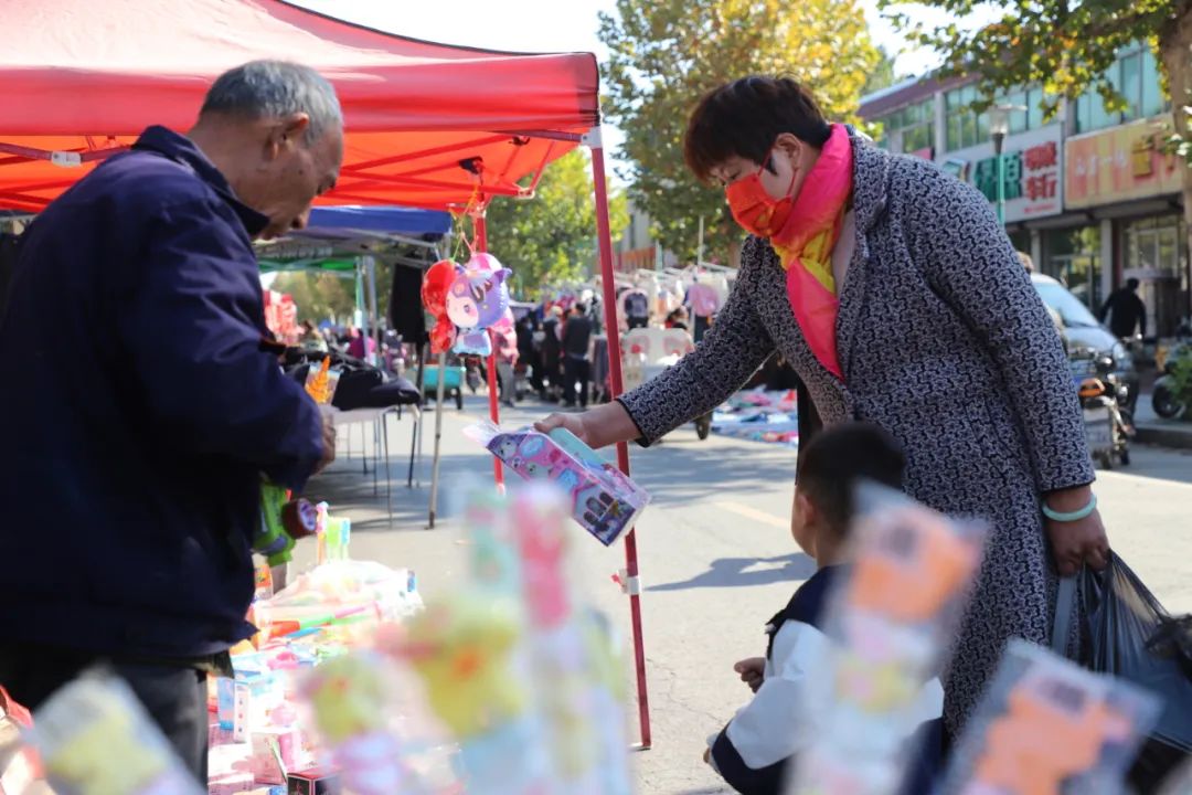 邹平市明集镇:赶"黄河"大集 品初冬新味