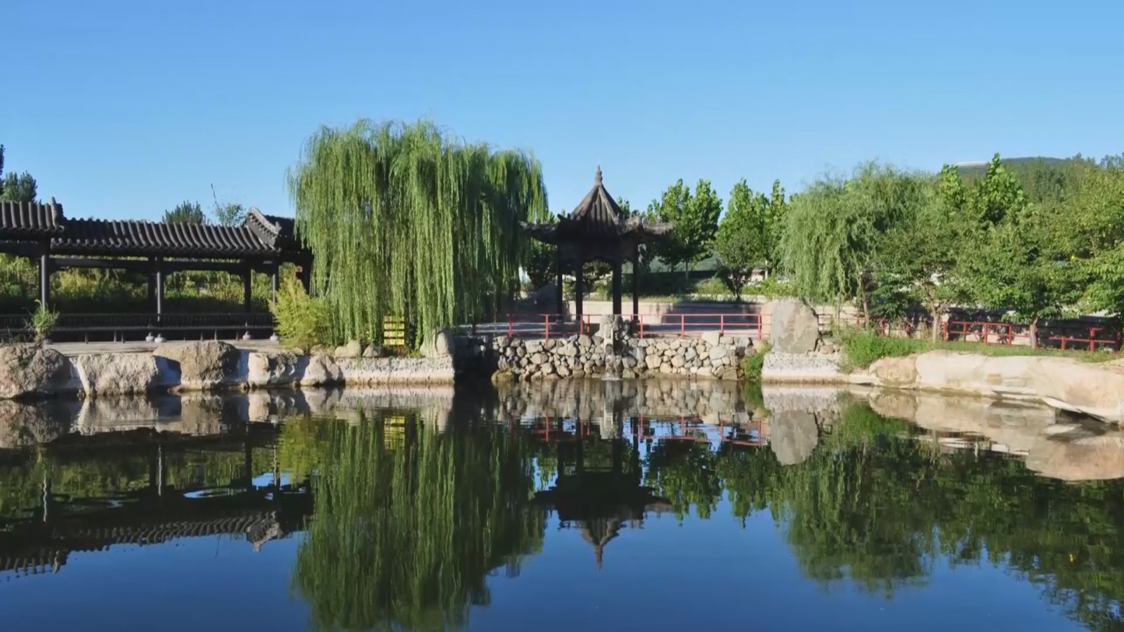 邹平市文化和旅游局党组书记张绍鹏说,邹平在济南举办"说邹就走  不负