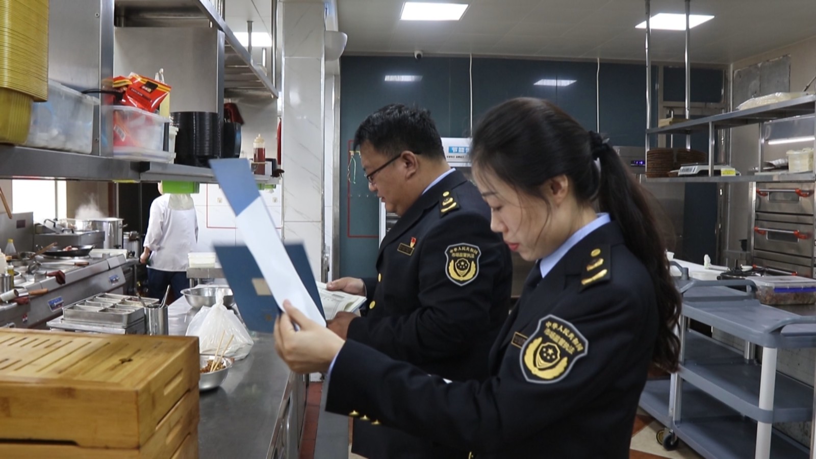 邹平市市场监管局:开展食品安全专项3