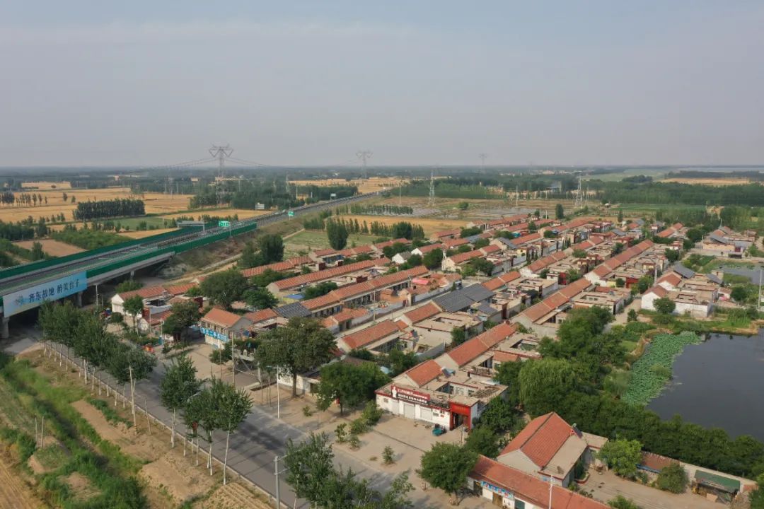 邹平市台子镇官道村:聚力人居环境整治,擦亮乡村夏日"