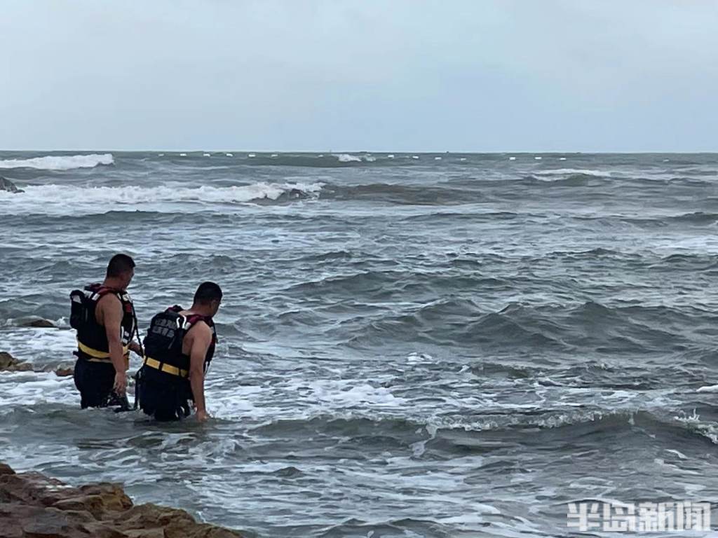 惊涛骇浪中抢回两条命！连三岛海域有人溺水，众英雄联手施救！