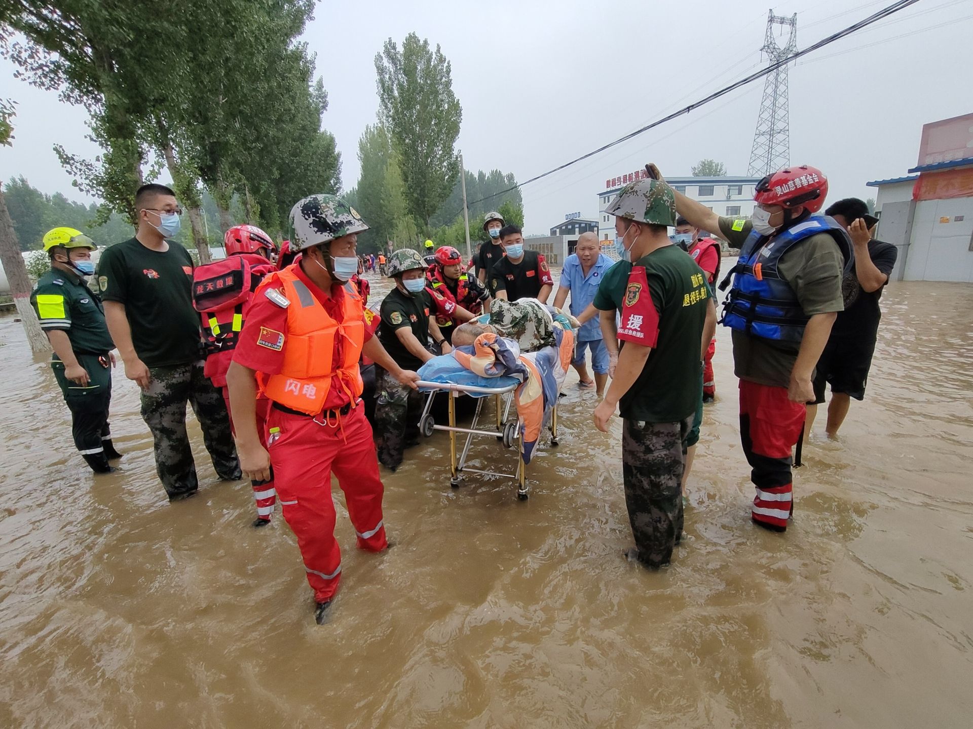 直击河北涿州洪水救援现场 受困群众陆续获救|救援|河北省|救援队_新浪新闻