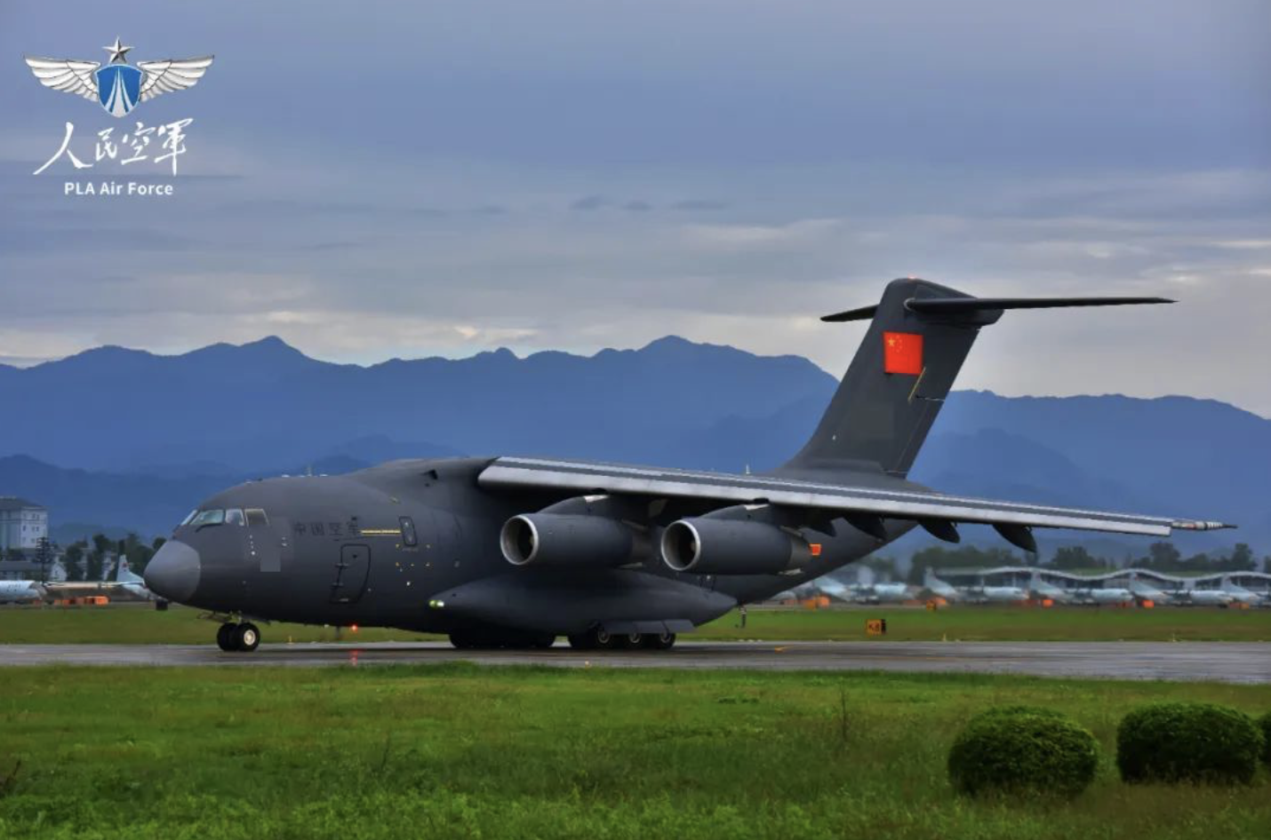 運-20作為我國自主研發的新一代軍用大型運輸機,自2016年列裝空軍部隊