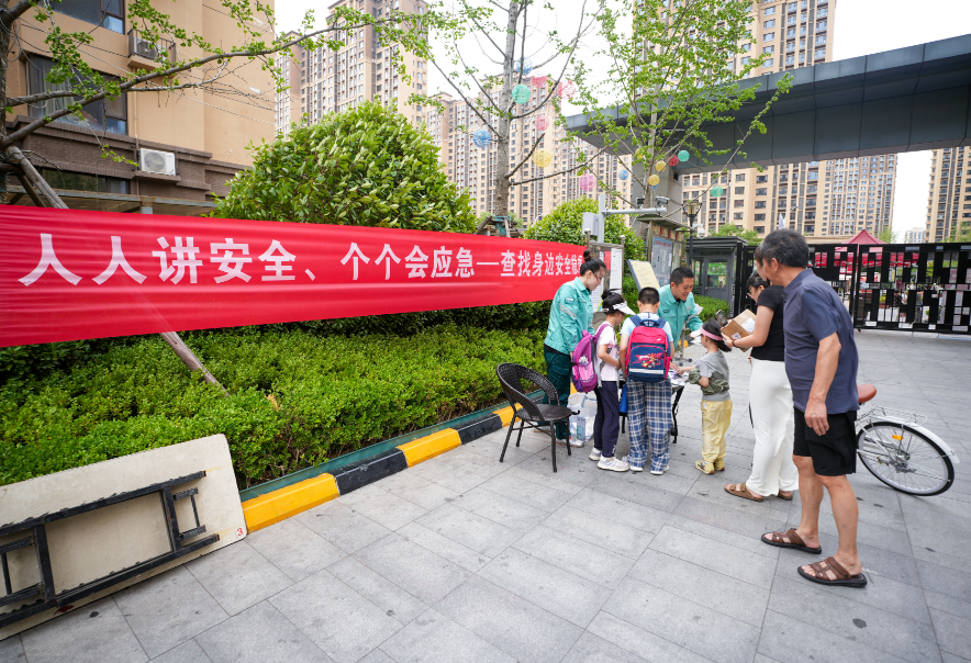 擦亮文明窗口 安全用电宣传活动走进千家万户