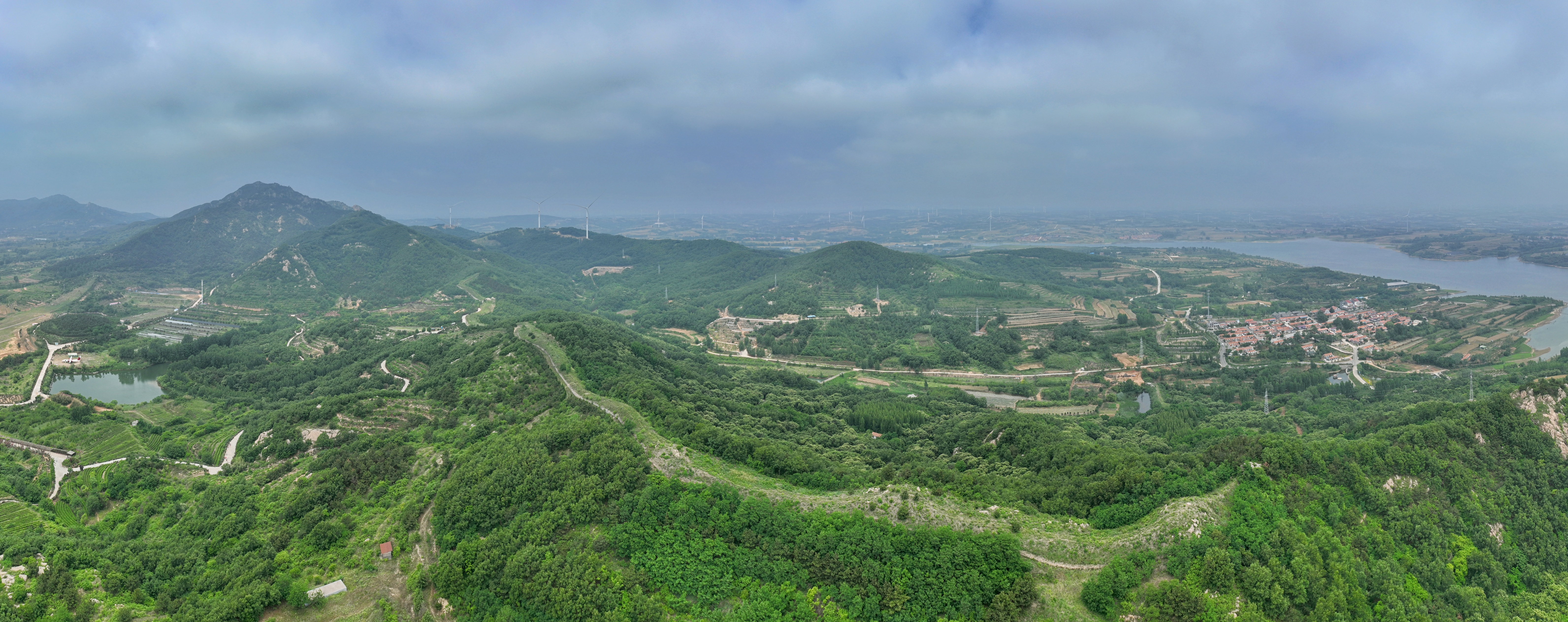 文教文化动态正文齐长城,横亘于齐鲁大地,是我国现存有准确遗迹可考