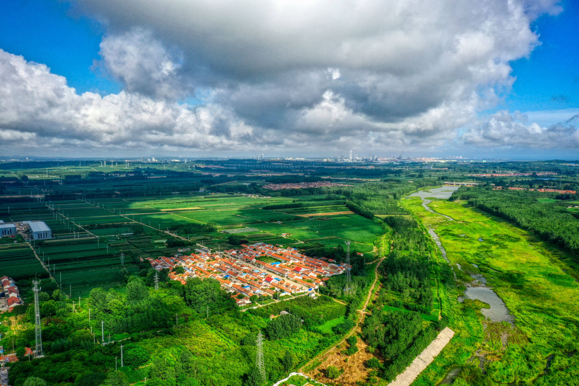 航拍大场镇二领略吉利河流域自然之美感受乡村生活