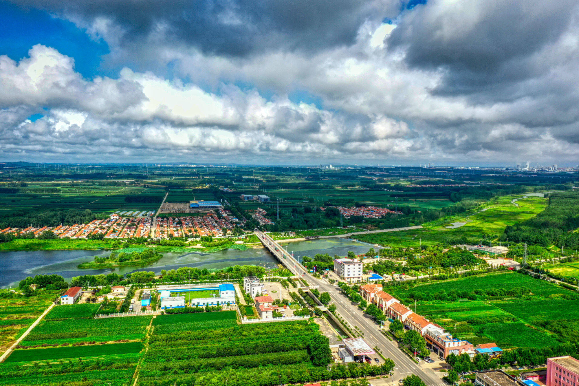 航拍大场镇二领略吉利河流域自然之美感受乡村生活