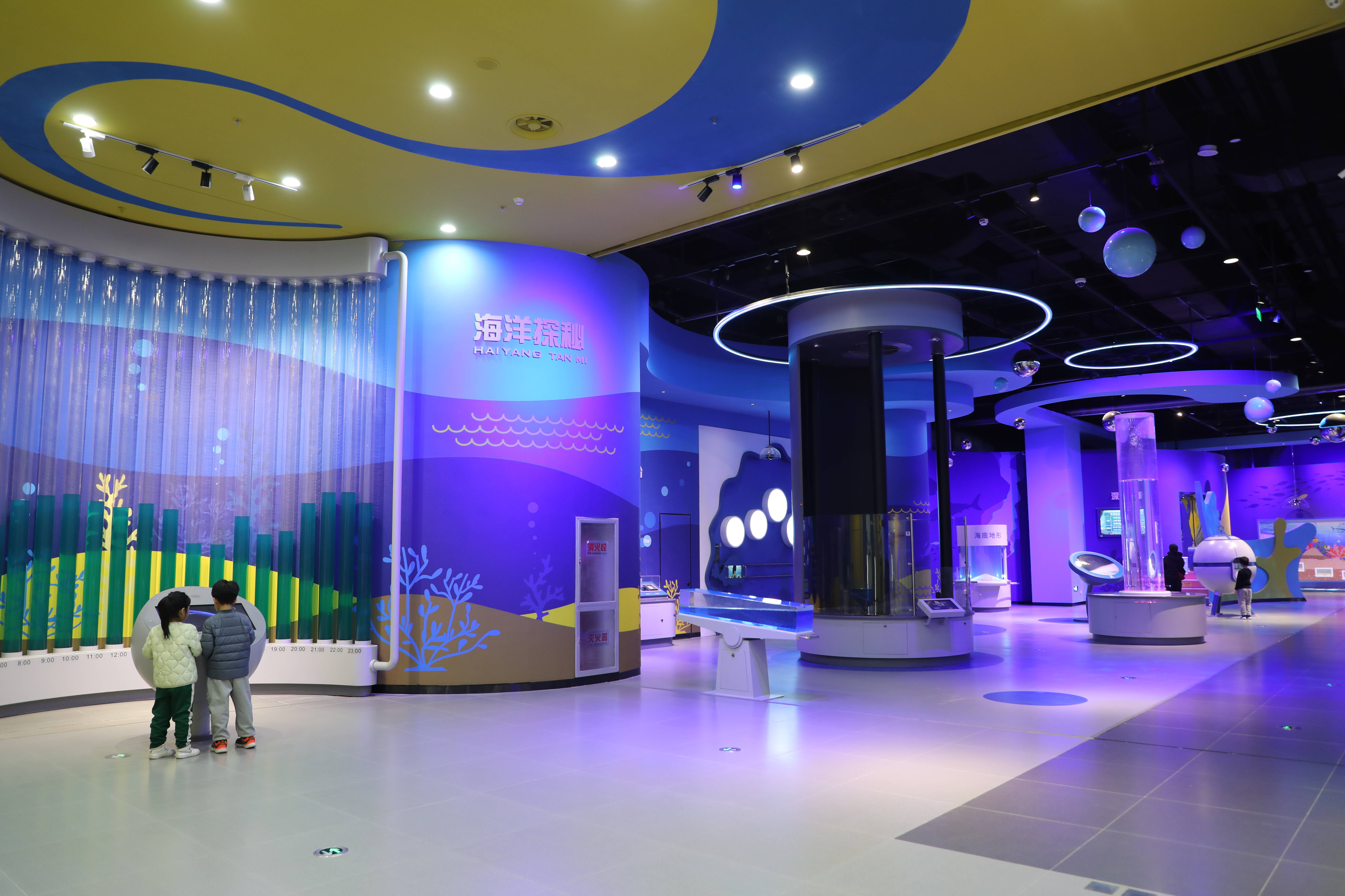 青岛西海岸科技馆开门纳客,四大展厅及四条科学长廊打造科普新地标