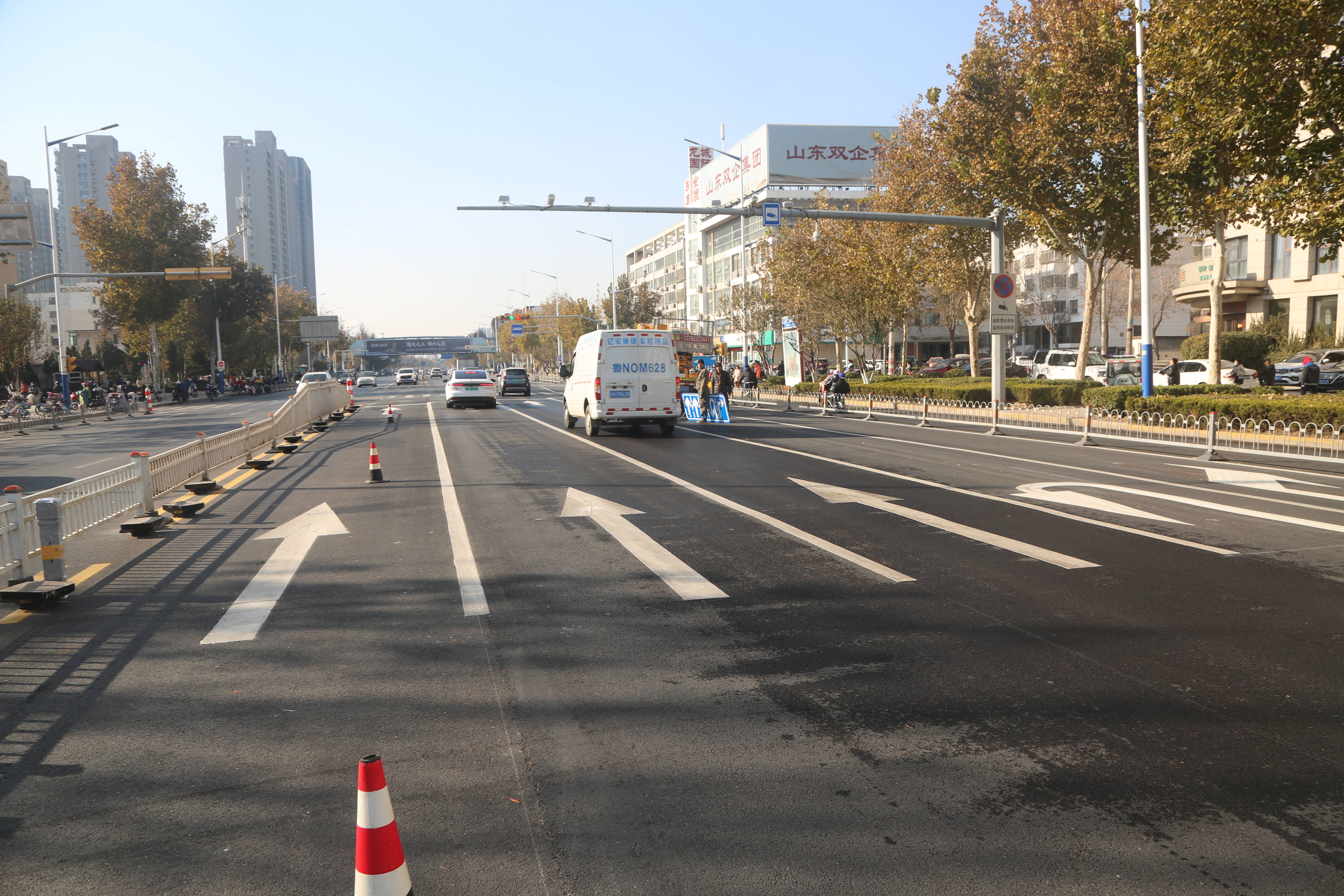 路口升级改造更换车道导向