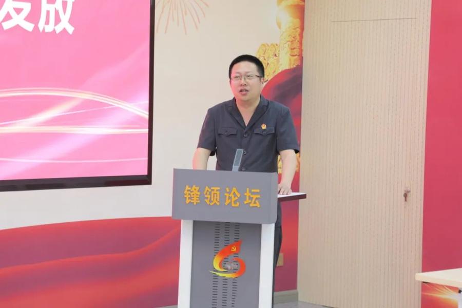 大众日报刊发《"以老带新 薪火相传"——高密法院