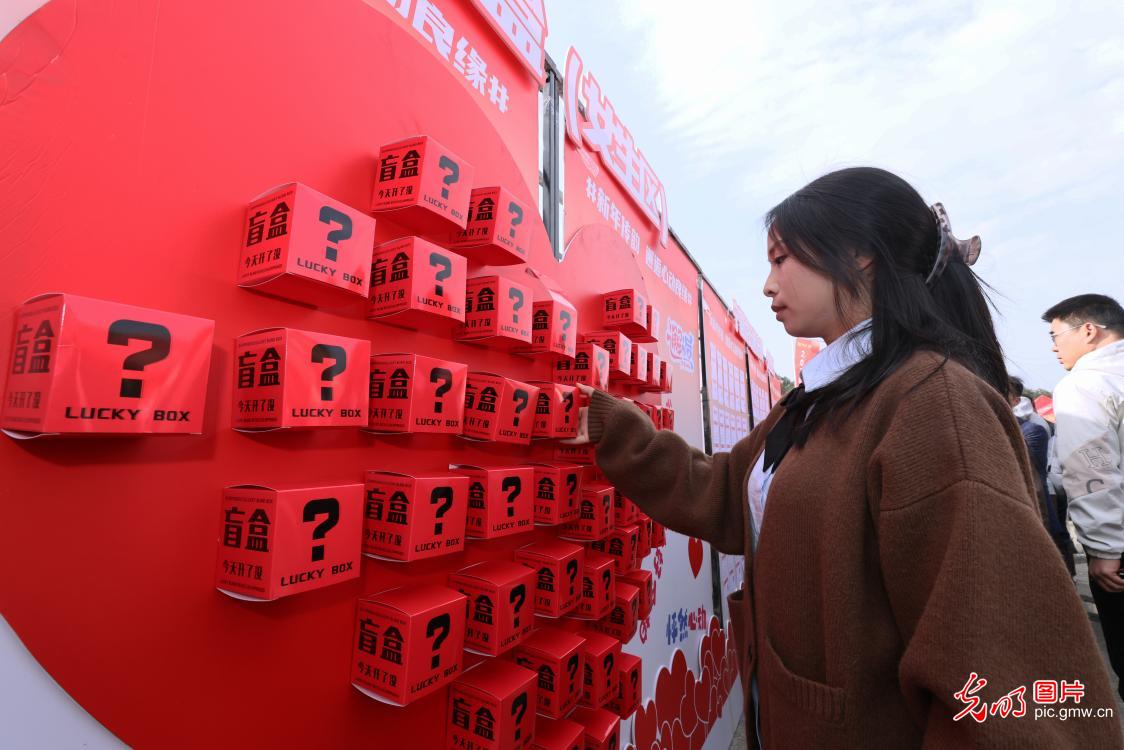 【新春走基层】春风送岗暖人心 精准对接稳就业 【新春走基层】春风送岗暖人心 精准对接稳就业