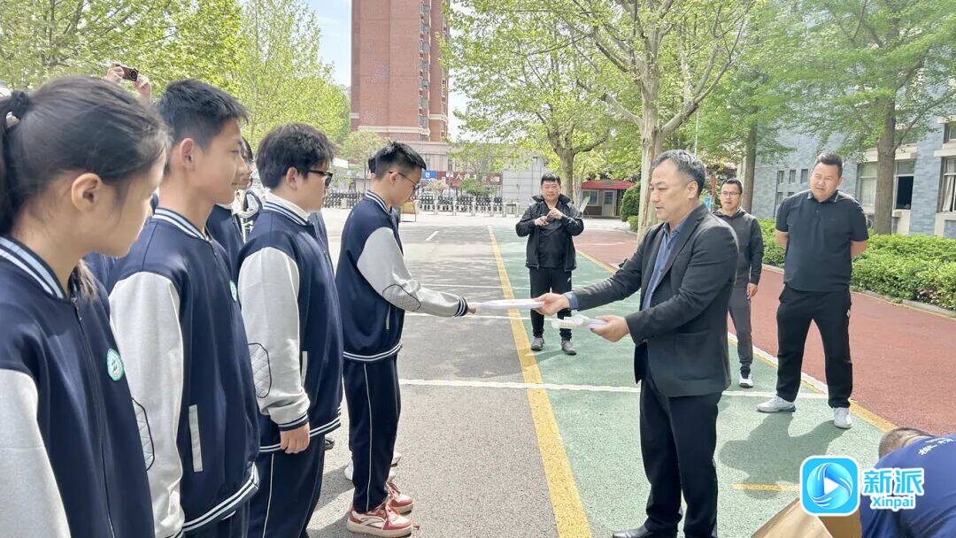 匹克球进校园活力匹配春天——潍城区外国语中学开展匹克球推广活动(图2)