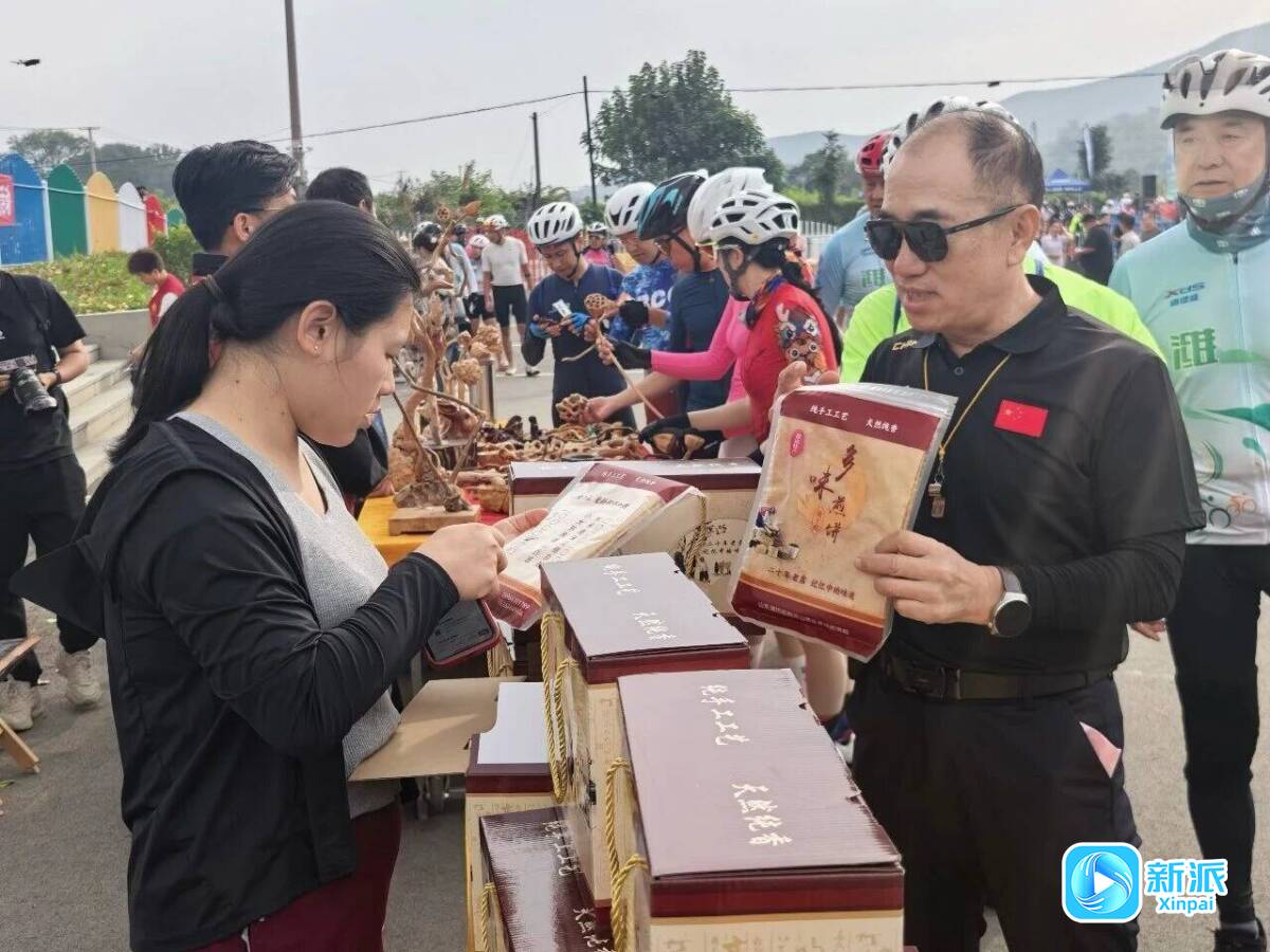 潍坊市第六届体育旅游消费季“嵩山杯”“齐鲁天路”2026潍坊市自行车挑战赛(临朐站)鸣枪开赛(图4)