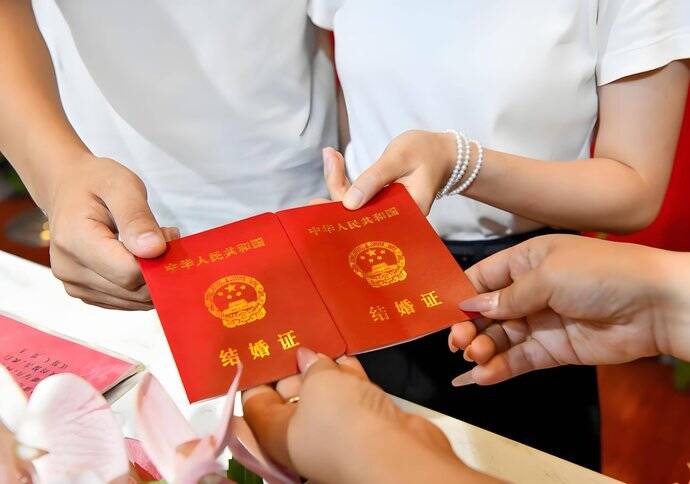 新修订《婚姻登记条例》施行一年，各地办理“全国通办”68.2万件