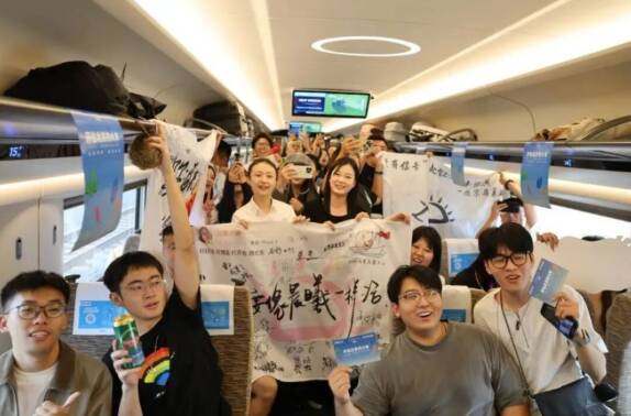 今年前三季度全国铁路发送旅客37.1亿人次